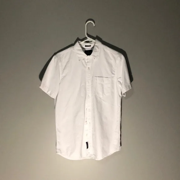 American Eagle White Shortsleeve Button Up - Picture 1 of 3